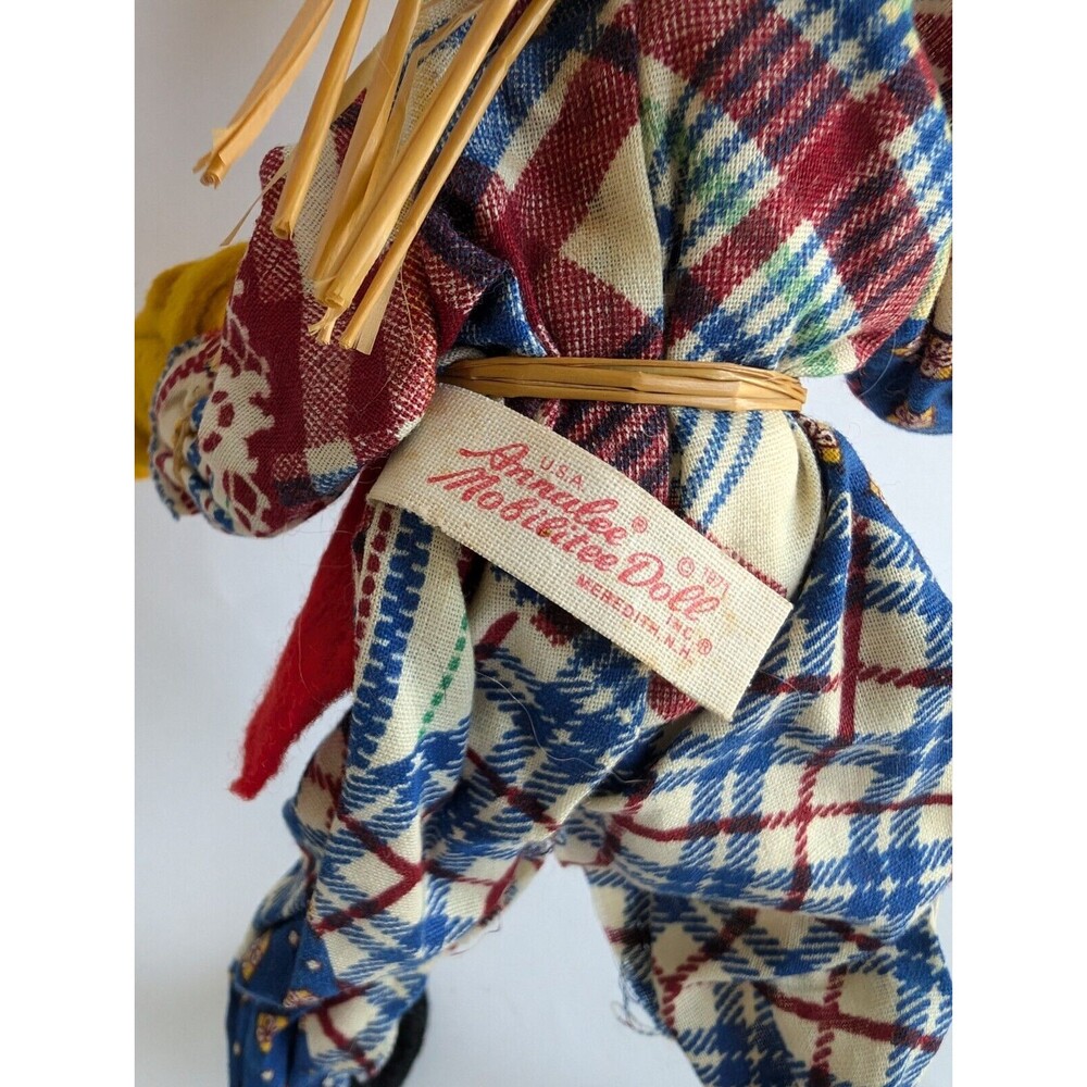 Vintage Annalee Doll Scarecrow 1971 Mobilitee Red vest black hat - Picture 4 of 4
